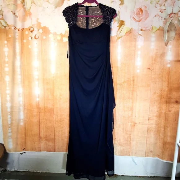 black jacquard maxi dress 'Seren' Pistachio Floral Lace Back Maxi Dress